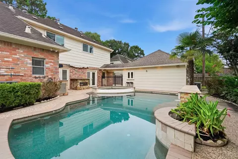 Exterior - 8310 Mentmore Dr, Spring, TX 77379 photo 4 of 7