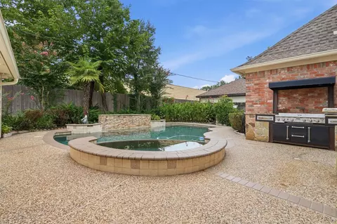 Exterior - 8310 Mentmore Dr, Spring, TX 77379 photo 6 of 7