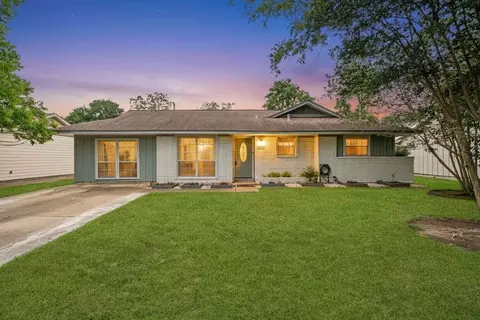 2707 Droxford Dr, Houston, TX 77008