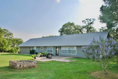 Exterior - 3545 E I 10 Frontage Rd, Schulenburg, TX 78956 photo 1 of 11