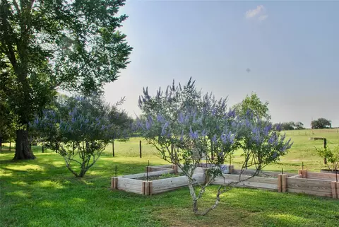 Exterior - 3545 E I 10 Frontage Rd, Schulenburg, TX 78956 photo 9 of 11