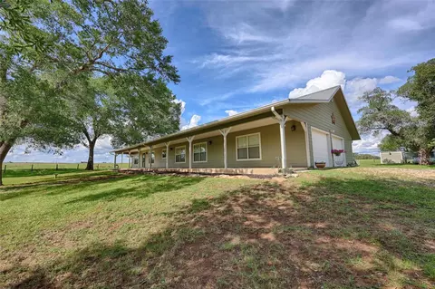 Exterior - 3545 E I 10 Frontage Rd, Schulenburg, TX 78956 photo 6 of 11