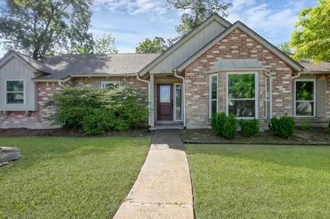 1218 Glouchester Ln, Houston, TX 77073