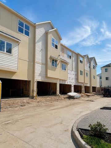 6382 Paddington Bend Dr, Houston, TX 77008