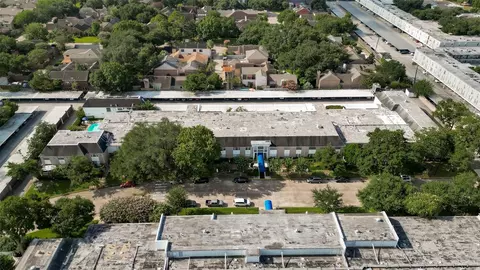 2701 Bellefontaine St #B4, Houston, TX 77025