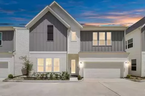 5935 Beall St #B, Houston, TX 77091