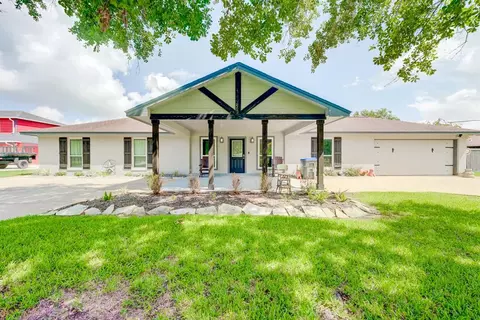 113 Jamison Dr, Angleton, TX 77515 photo 1