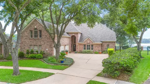 39 Rippling Creek Dr, Sugar Land, TX 77479