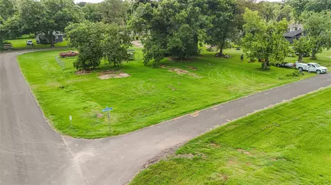 620 Austin St, West Columbia, TX 77486
