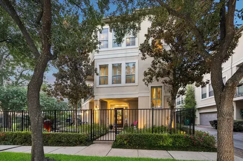 4738 Banning Dr, Houston, TX 77027