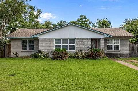 1416 N Avenue F, Freeport, TX 77541