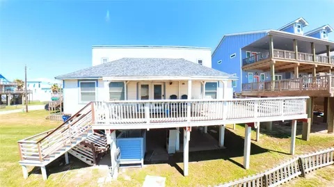 114 Sand Dune Ct, Surfside Beach, TX 77541