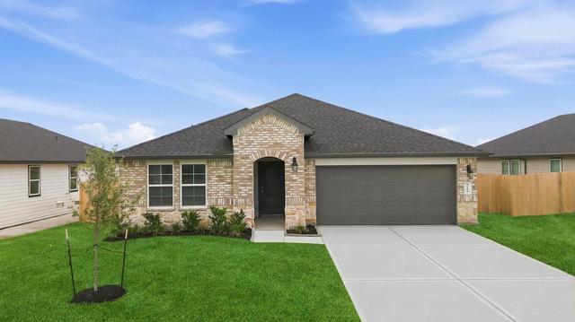 1011 Paddlefish Ln, Alvin, TX 77511