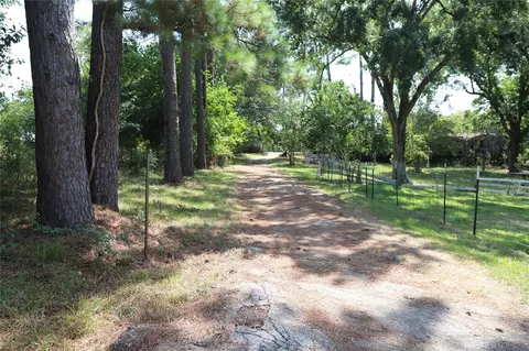 1976 Clayton St, Dayton, TX 77535