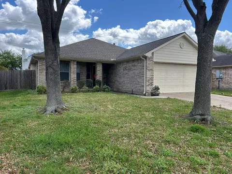 5119 Spring Oak Dr, Pasadena, TX 77505