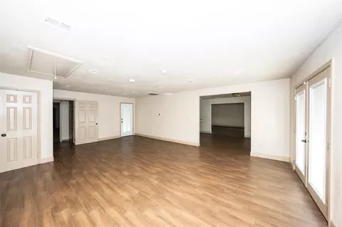 Living - 120 Parkgate St, Conroe, TX 77304 photo 6 of 8