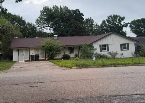 120 Parkgate St, Conroe, TX 77304