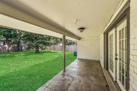 Exterior - 120 Parkgate St, Conroe, TX 77304 photo 8 of 10