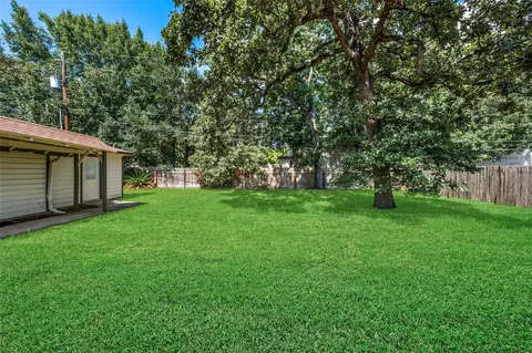 Exterior - 120 Parkgate St, Conroe, TX 77304 photo 9 of 10