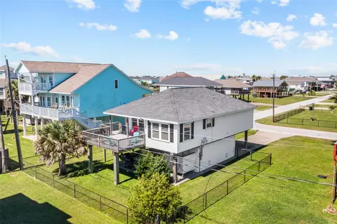 21531 Zachary Dr, Galveston, TX 77554