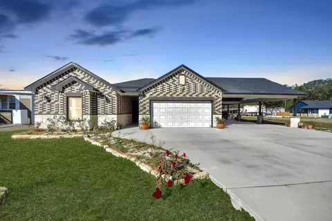 213 Newman Ct, Conroe, TX 77303