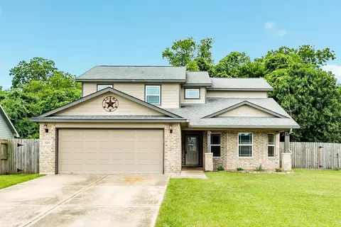 2426 Ridgewood Dr, West Columbia, TX 77486