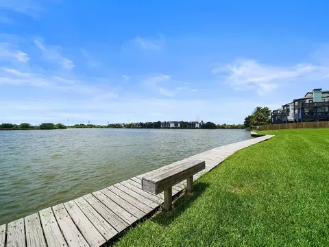 18800 Egret Bay Blvd #207, Houston, TX 77058