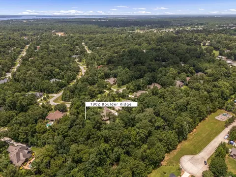 1902 Boulder Ridge Dr, Conroe, TX 77304 photo 3