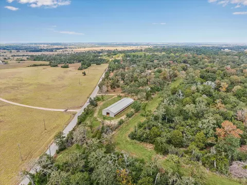 6618 Stokes Rd, Bellville, TX 77418