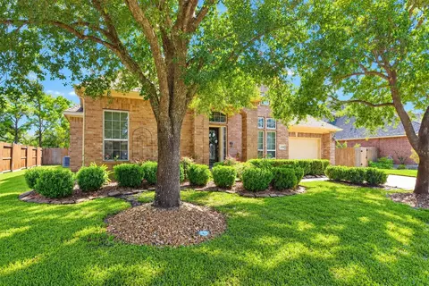 12009 Cedar Creek Dr, Pearland, TX 77584