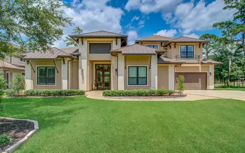 6114 Rolling Water Dr, Houston, TX 77069