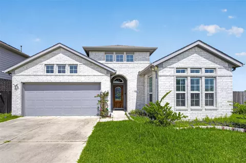 8710 Ruddy Duck Ct, Baytown, TX 77521