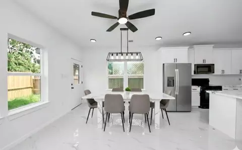 8023 Brandon St, Houston, TX 77051