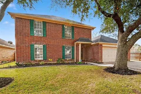 1040 Glenview Dr, Pearland, TX 77581