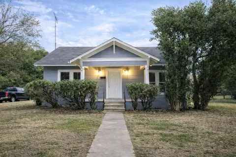 716 Olive St, Wharton, TX 77488