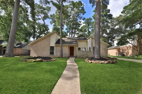 2034 Lakeville Dr, Kingwood, TX 77339