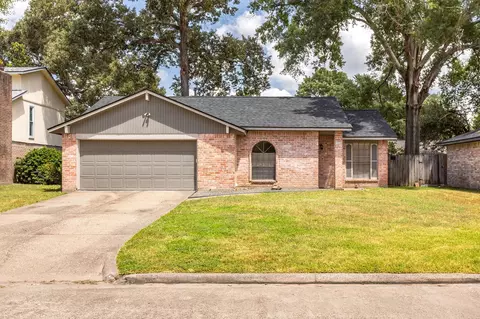 2751 Longleaf Pines Dr, Houston, TX 77339