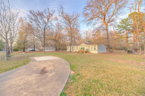 Exterior - 17709 Pine View Dr, Conroe, TX 77302 photo 3 of 6