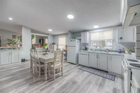 Kitchen - 17709 Pine View Dr, Conroe, TX 77302 photo 2 of 2