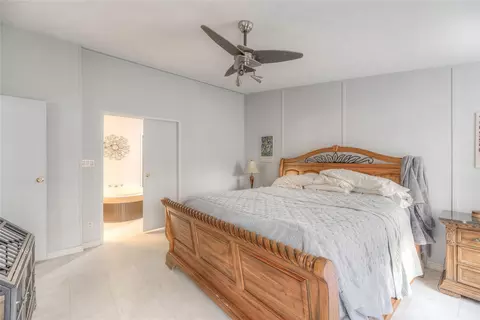 Bedroom - 17709 Pine View Dr, Conroe, TX 77302 photo 3 of 3