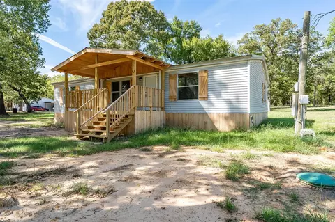 180 County Road 4251, Palestine, TX 75803