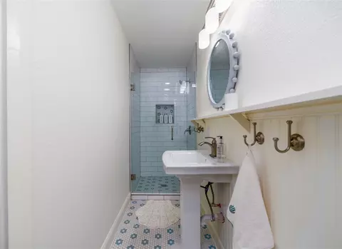 Bath - 708 Dolphin Dr, Freeport, TX 77541 photo 1 of 5