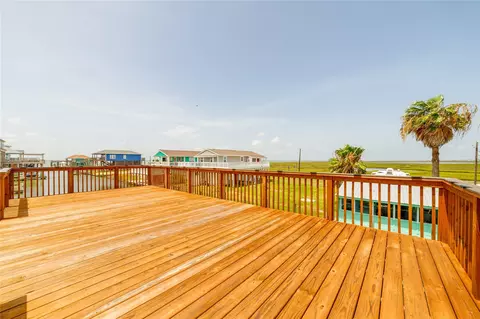 Exterior - 708 Dolphin Dr, Freeport, TX 77541 photo 2 of 3
