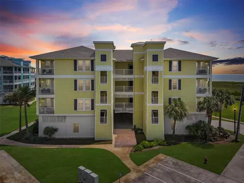 4241 Pointe West Dr #103, Galveston, TX 77554