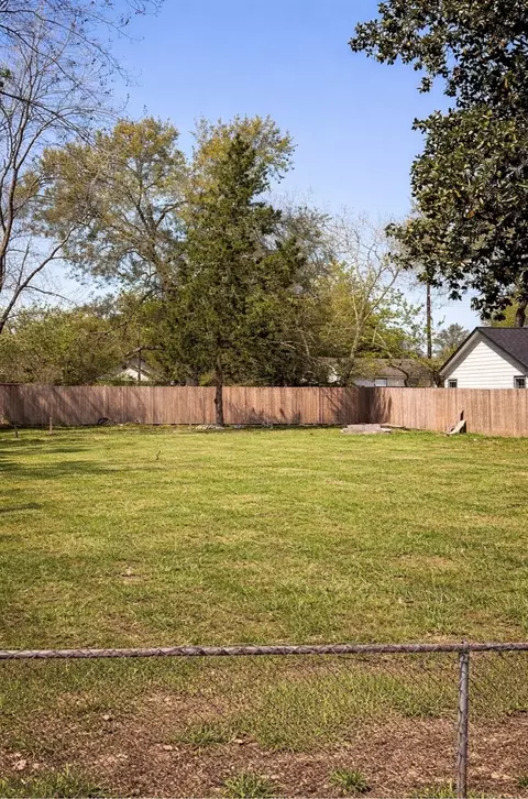 107 Penick Rd, Waller, TX 77484