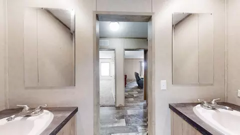 Bath - 12818 Philmore Ln, Conroe, TX 77306 photo 6 of 7