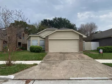 7315 Puerta Vallarta Dr, Houston, TX 77083