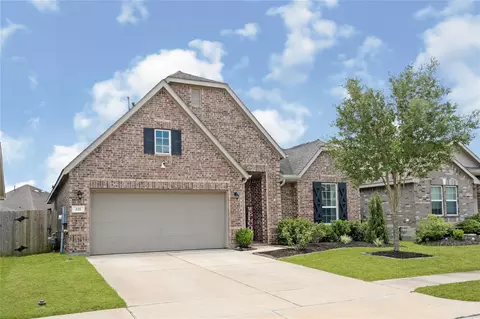 221 Gigi Pl, Alvin, TX 77511