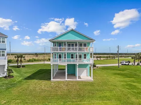 4035 Estuary Ct, Galveston, TX 77554