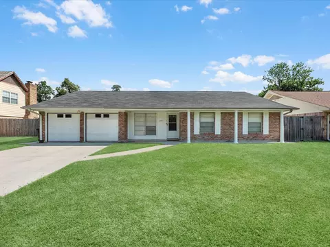 13931 Roundstone Ln, Houston, TX 77015